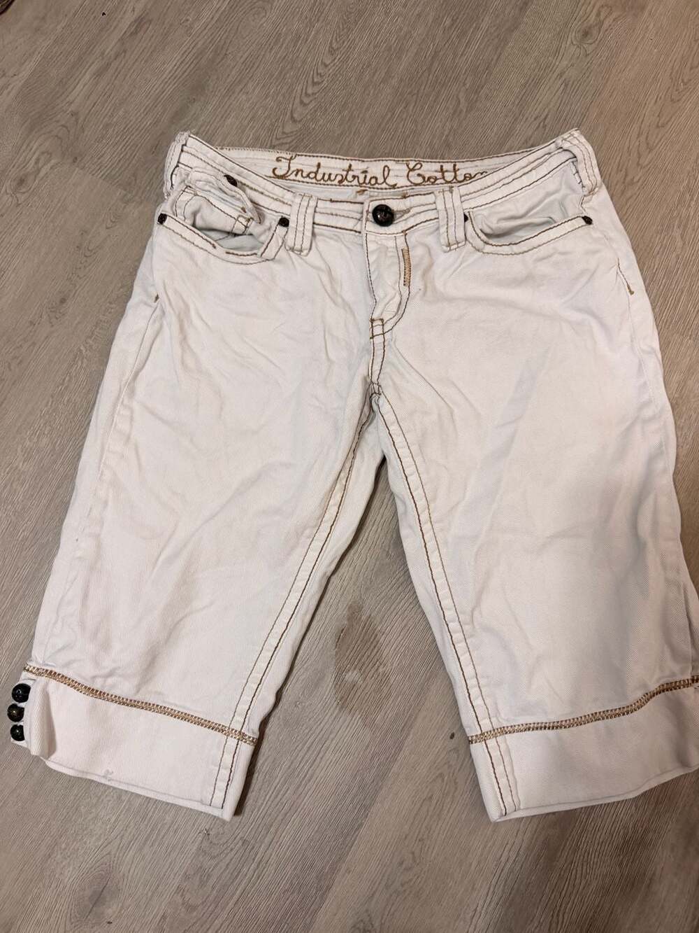Industrial Cotton Y2K White Denim Bermuda Shorts with Thick Contrast Stitching S